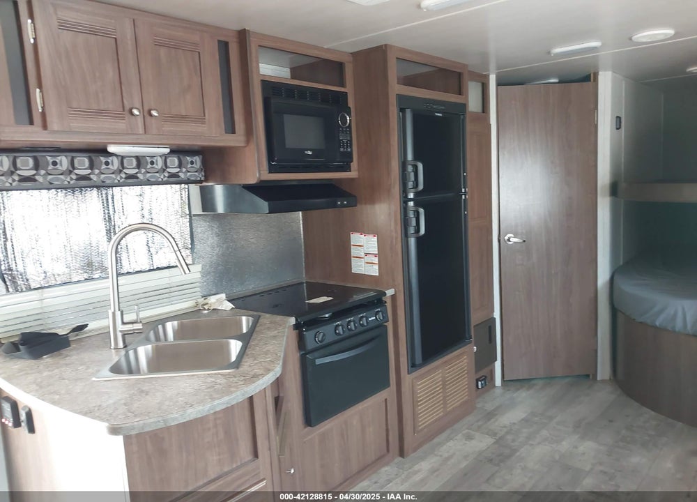 2018 PIONEER NA VIN: 5SFPB3122JE373665
