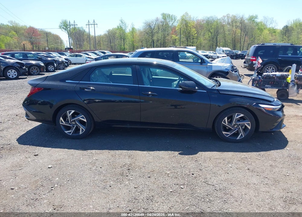 2024 HYUNDAI ELANTRA VIN: KMHLP4DG7RU739617