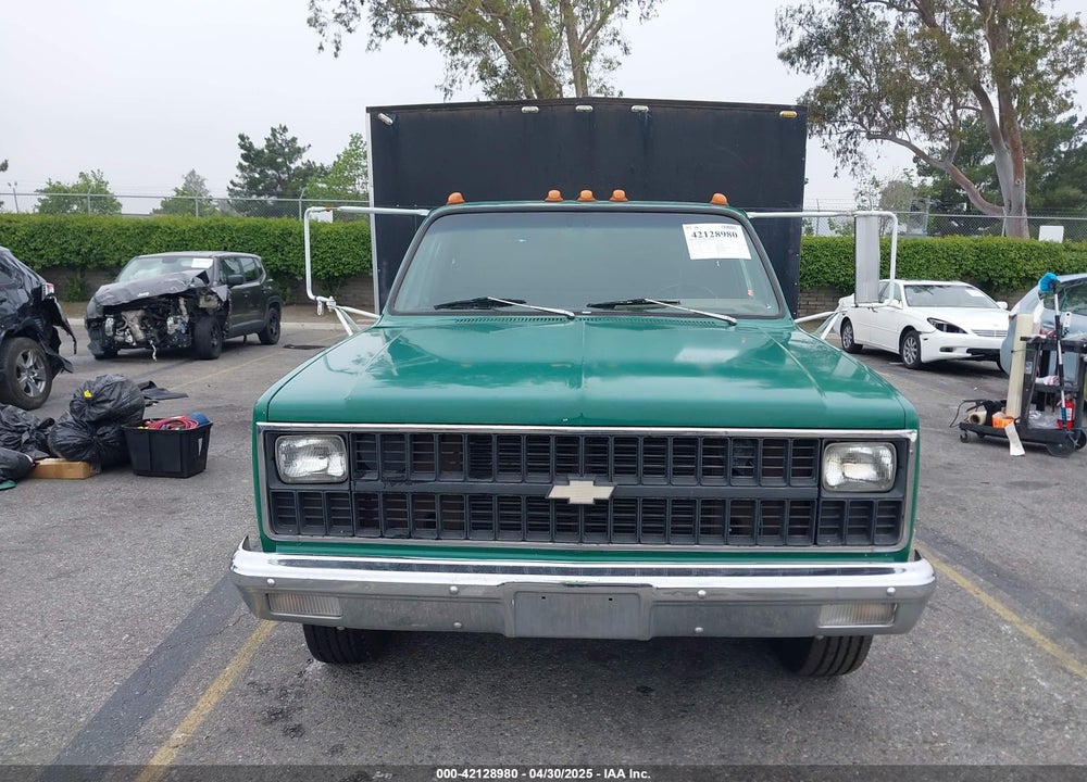 1982 CHEVROLET C30 VIN: 1GBHC34M3CV123831
