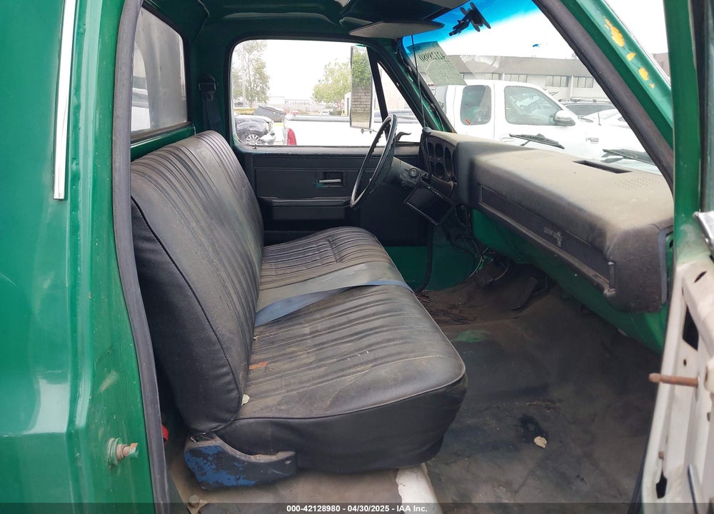 1982 CHEVROLET C30 VIN: 1GBHC34M3CV123831