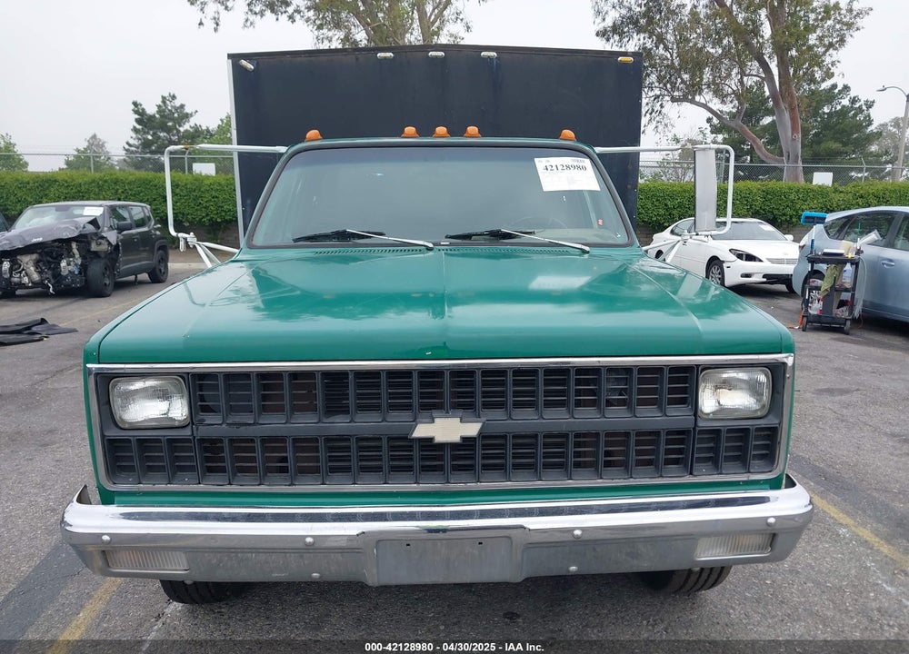 1982 CHEVROLET C30 VIN: 1GBHC34M3CV123831