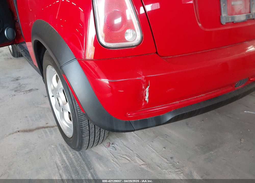 2005 MINI COOPER VIN: WMWRC33585TC59865