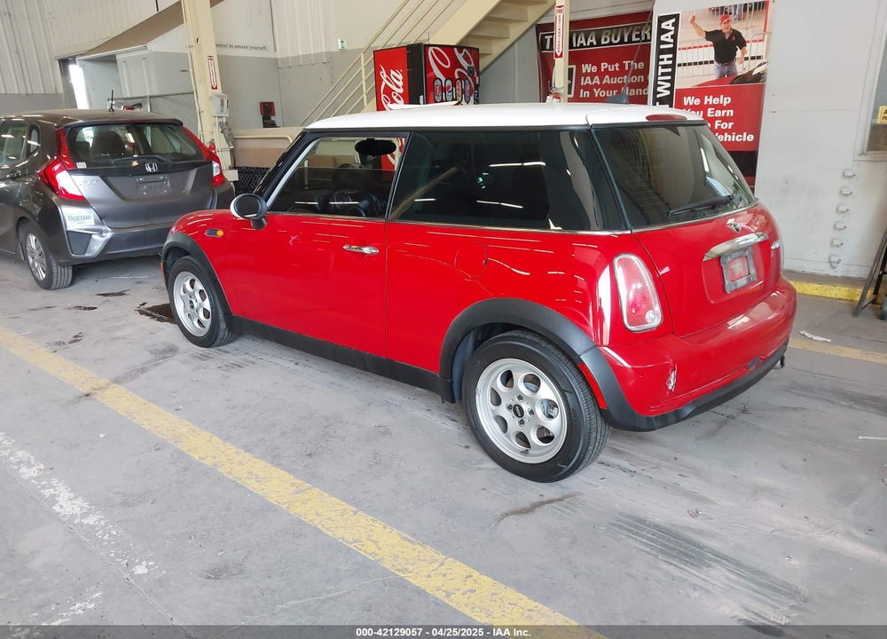 2005 MINI COOPER VIN: WMWRC33585TC59865