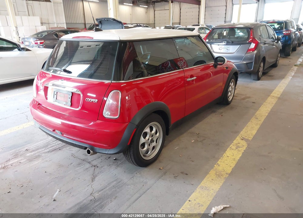 2005 MINI COOPER VIN: WMWRC33585TC59865