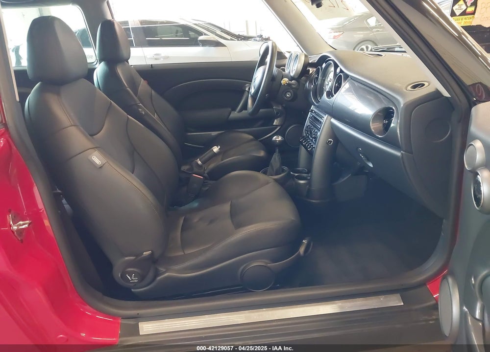 2005 MINI COOPER VIN: WMWRC33585TC59865