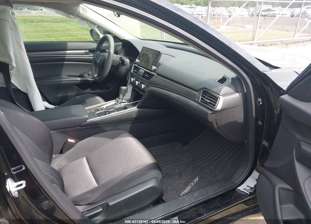 2022 HONDA ACCORD VIN: 1HGCV1F11NA069237