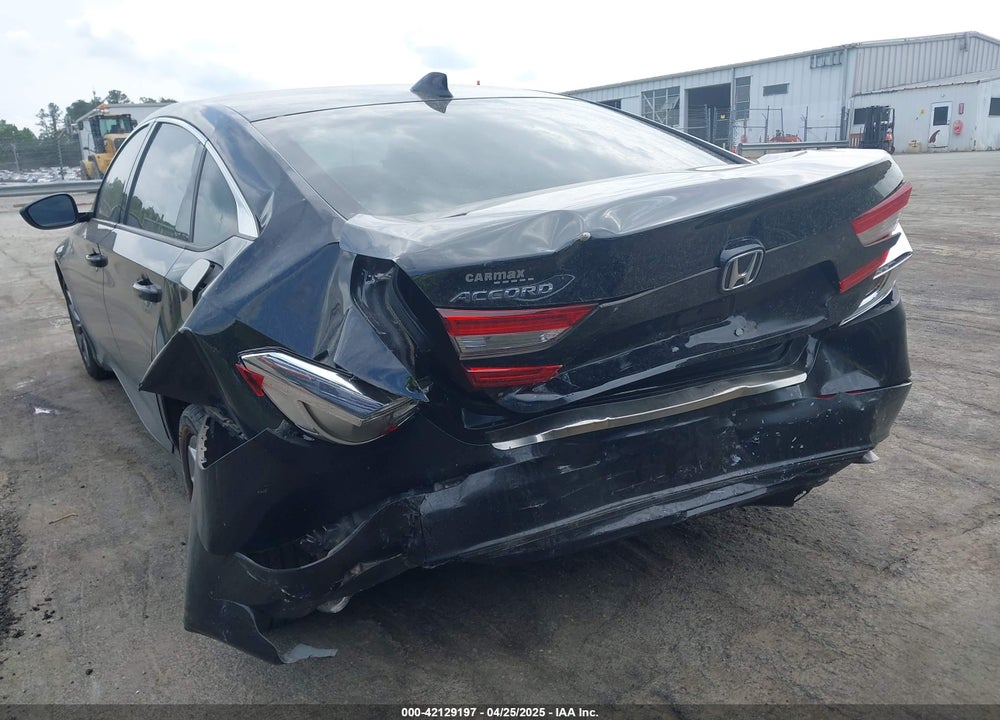 2022 HONDA ACCORD VIN: 1HGCV1F11NA069237