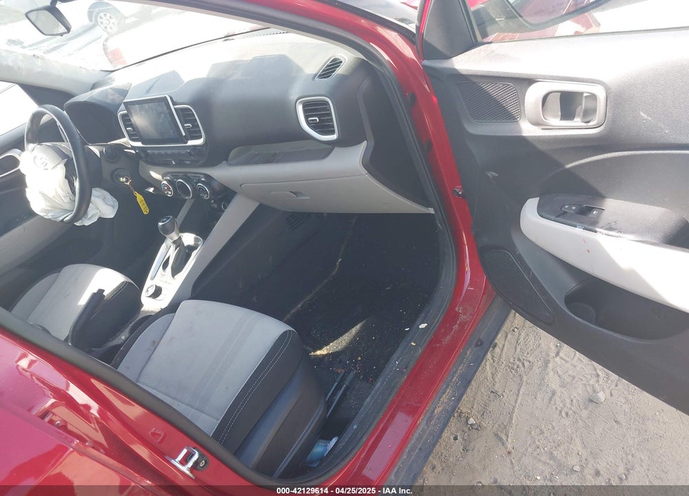 2022 HYUNDAI VENUE VIN: KMHRC8A31NU176797