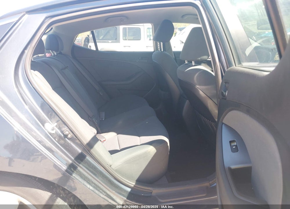2015 KIA OPTIMA VIN: KNAGM4A78F5536208