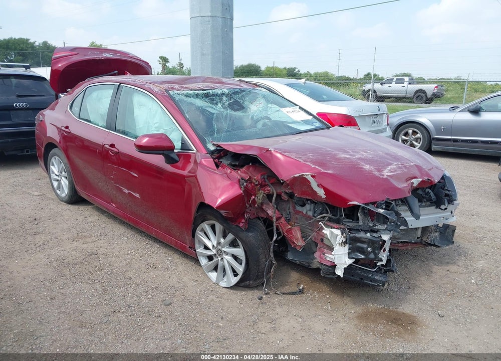 2022 TOYOTA CAMRY LE VIN: 4T1C11AKXNU636839
