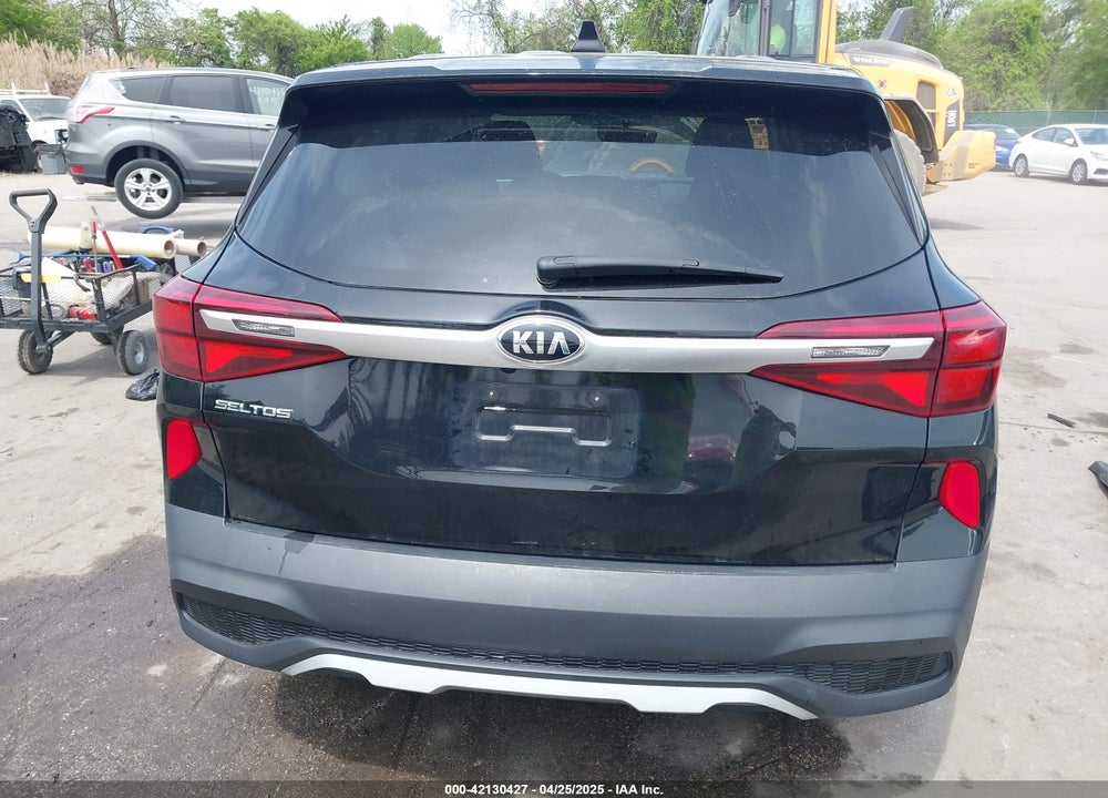 2021 KIA SELTOS VIN: KNDEPCAA1M7116346