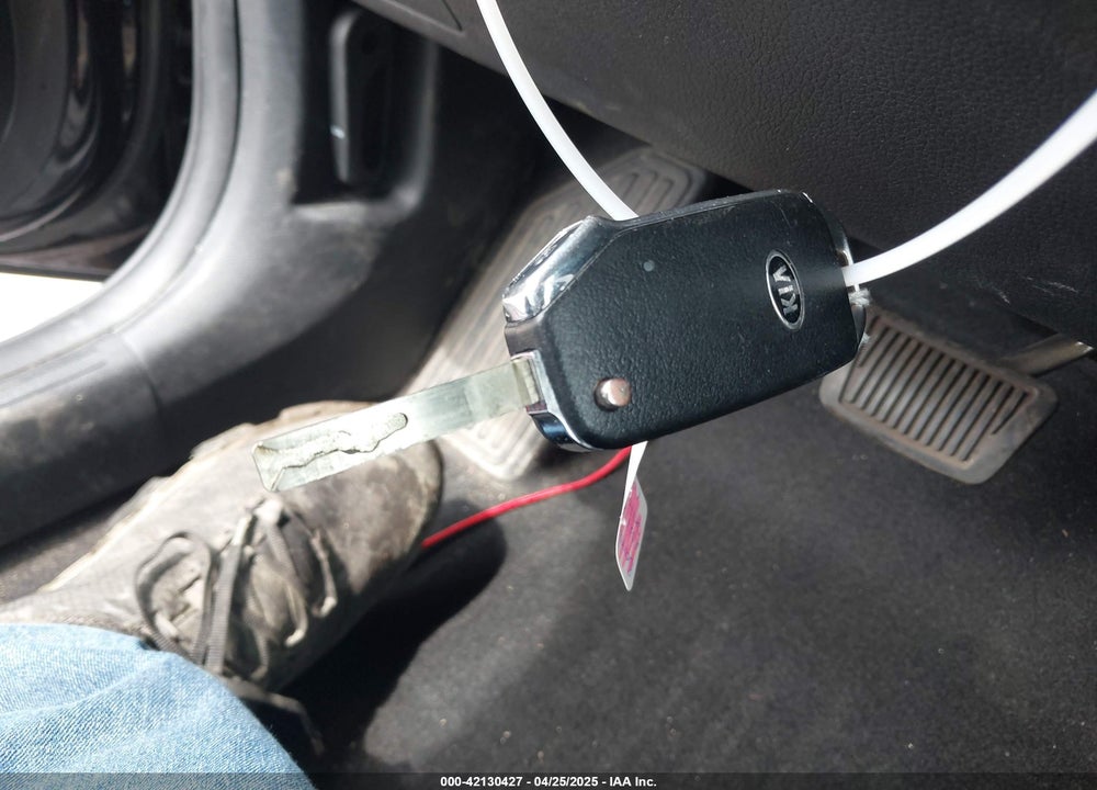 2021 KIA SELTOS VIN: KNDEPCAA1M7116346
