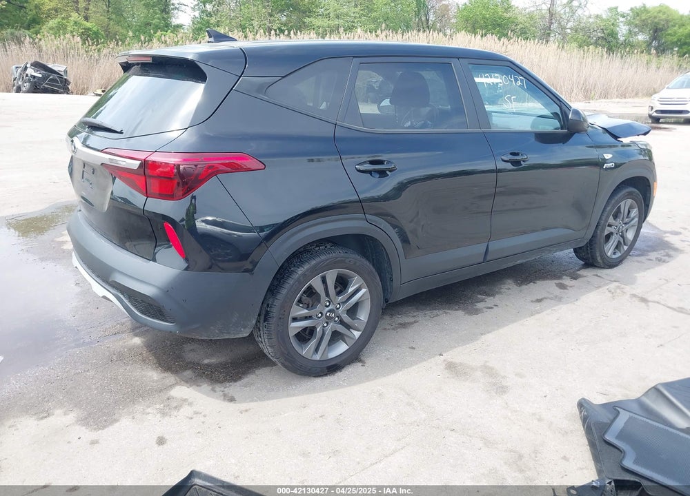 2021 KIA SELTOS VIN: KNDEPCAA1M7116346