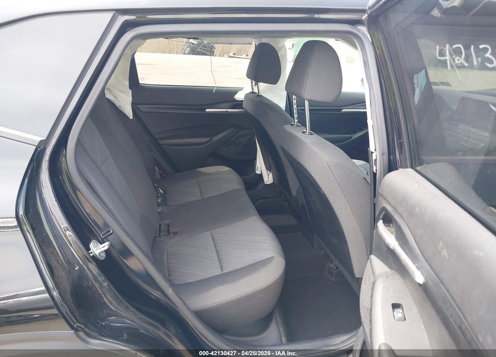 2021 KIA SELTOS VIN: KNDEPCAA1M7116346