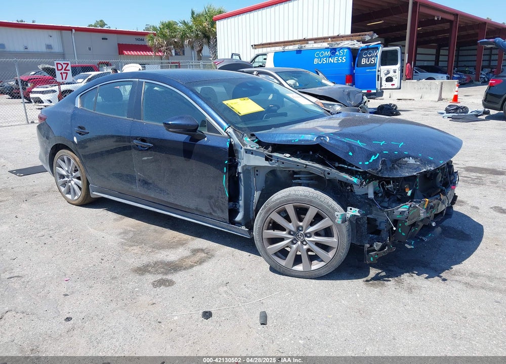 2021 MAZDA 3 SELECT VIN: JM1BPABLXM1326518