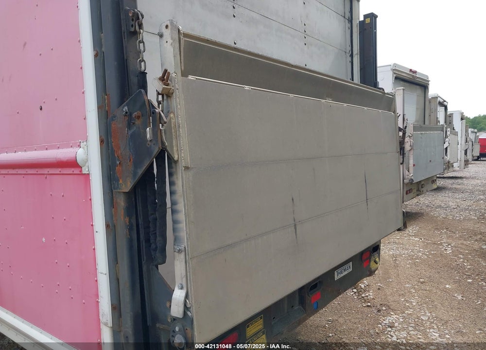 2007 FREIGHTLINER CHASSIS M LINE WALK-IN VAN VIN: 4UZAARBW27CY18843