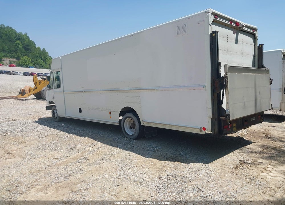 2007 FREIGHTLINER CHASSIS M LINE WALK-IN VAN VIN: 4UZAARBW27CY18843