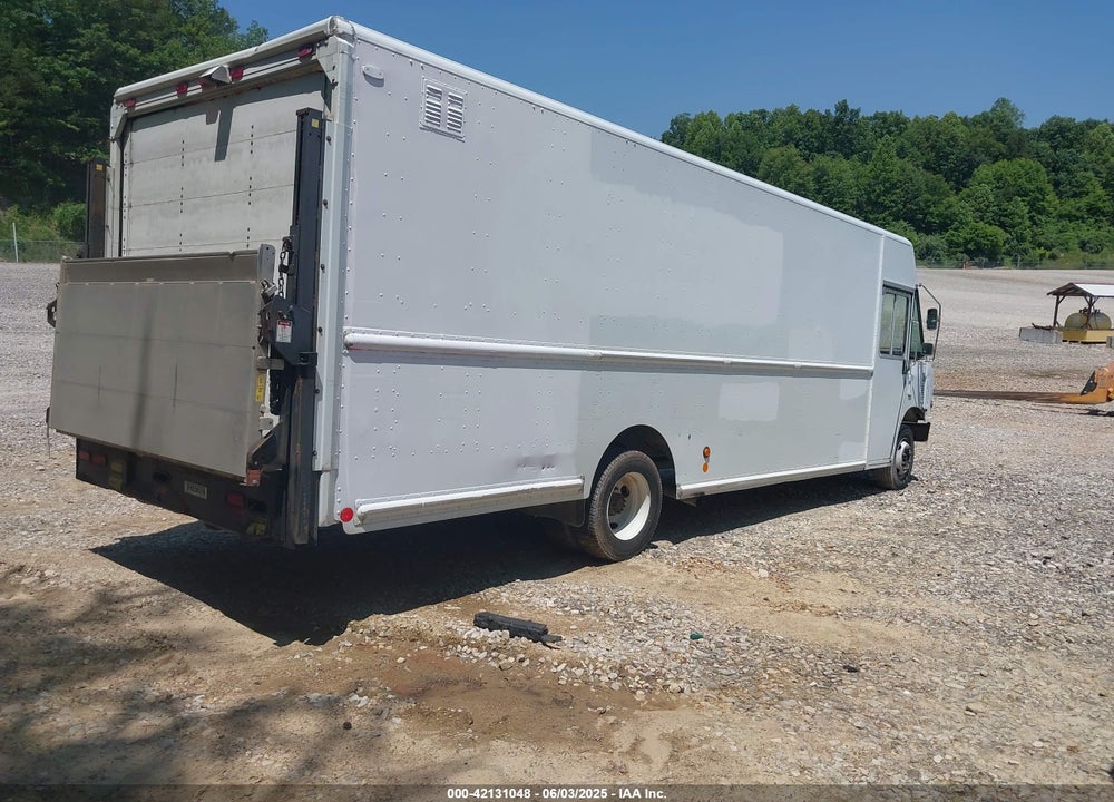 2007 FREIGHTLINER CHASSIS M LINE WALK-IN VAN VIN: 4UZAARBW27CY18843