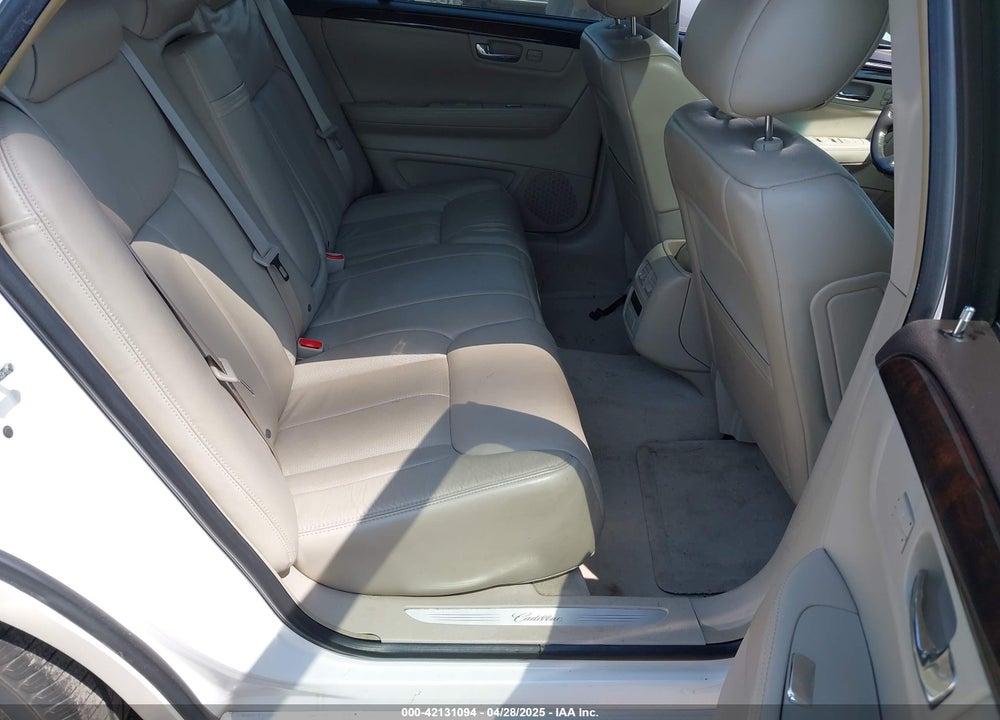 2010 CADILLAC DTS VIN: 1G6KD5EY8AU120652