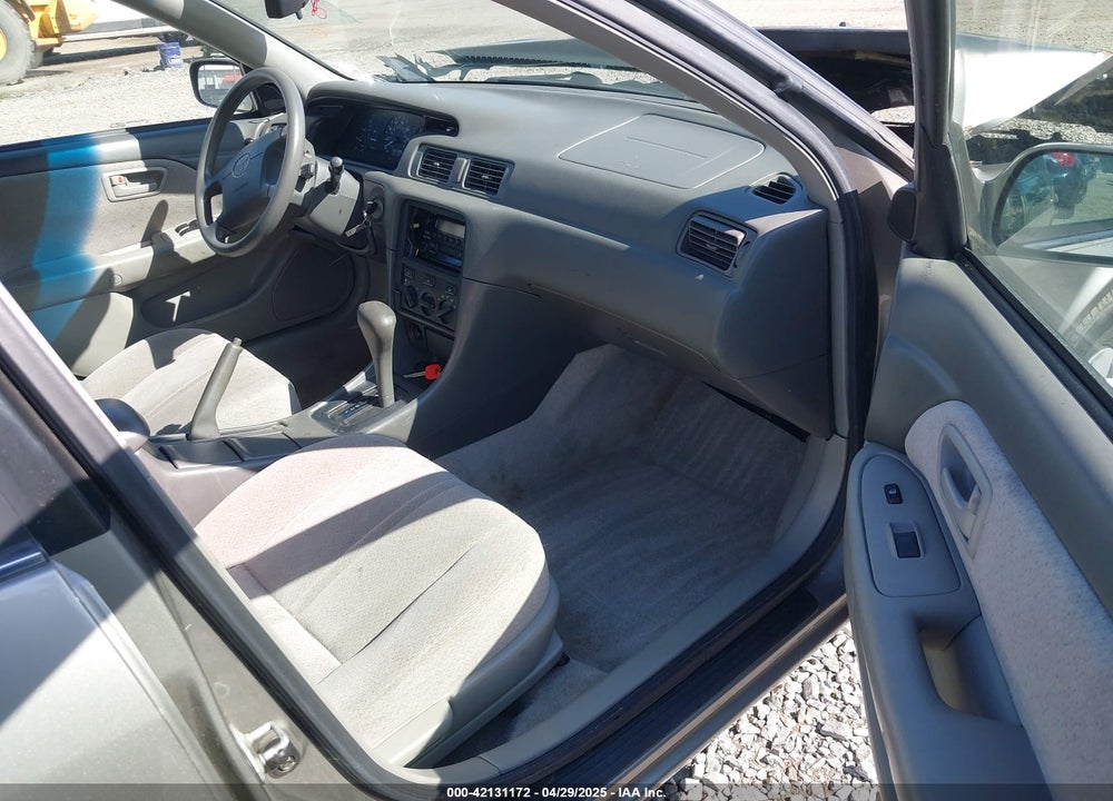 2001 TOYOTA CAMRY VIN: JT2BG22K010581203