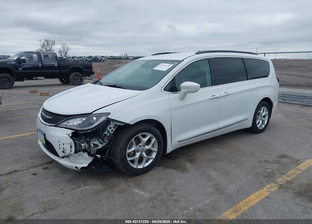 2017 CHRYSLER PACIFICA TOURING L VIN: 2C4RC1BG2HR820516