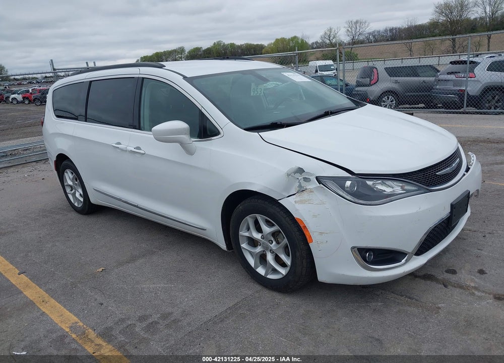 2017 CHRYSLER PACIFICA TOURING L VIN: 2C4RC1BG2HR820516