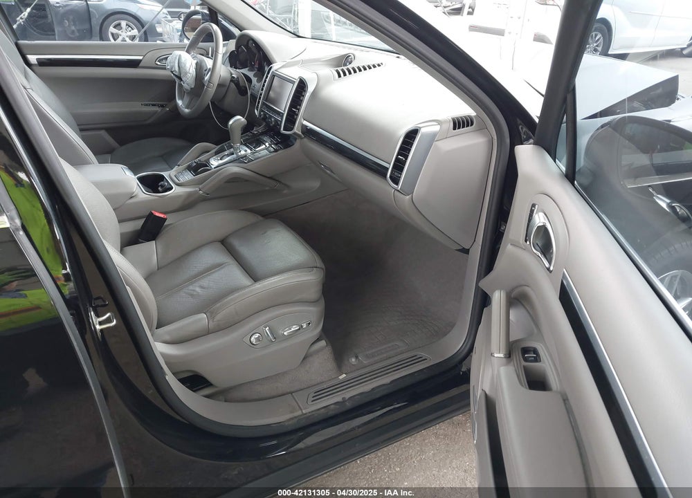 2013 PORSCHE CAYENNE VIN: WP1AF2A29DLA22600