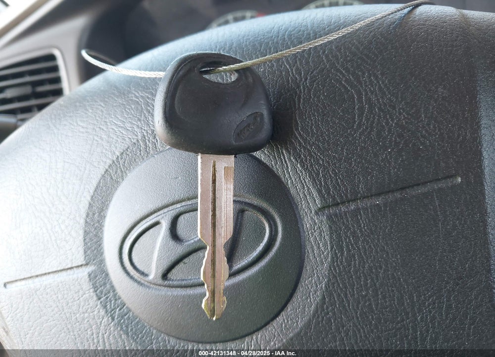 2003 HYUNDAI ELANTRA GLS/GT VIN: KMHDN45D13U683213
