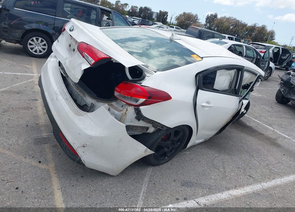 2018 KIA FORTE VIN: 3KPFL4A74JE248006