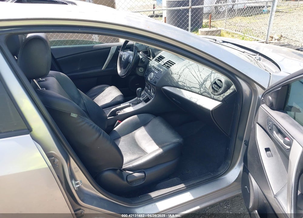2011 MAZDA 3 S GRAND TOURING VIN: JM1BL1W61B1371148