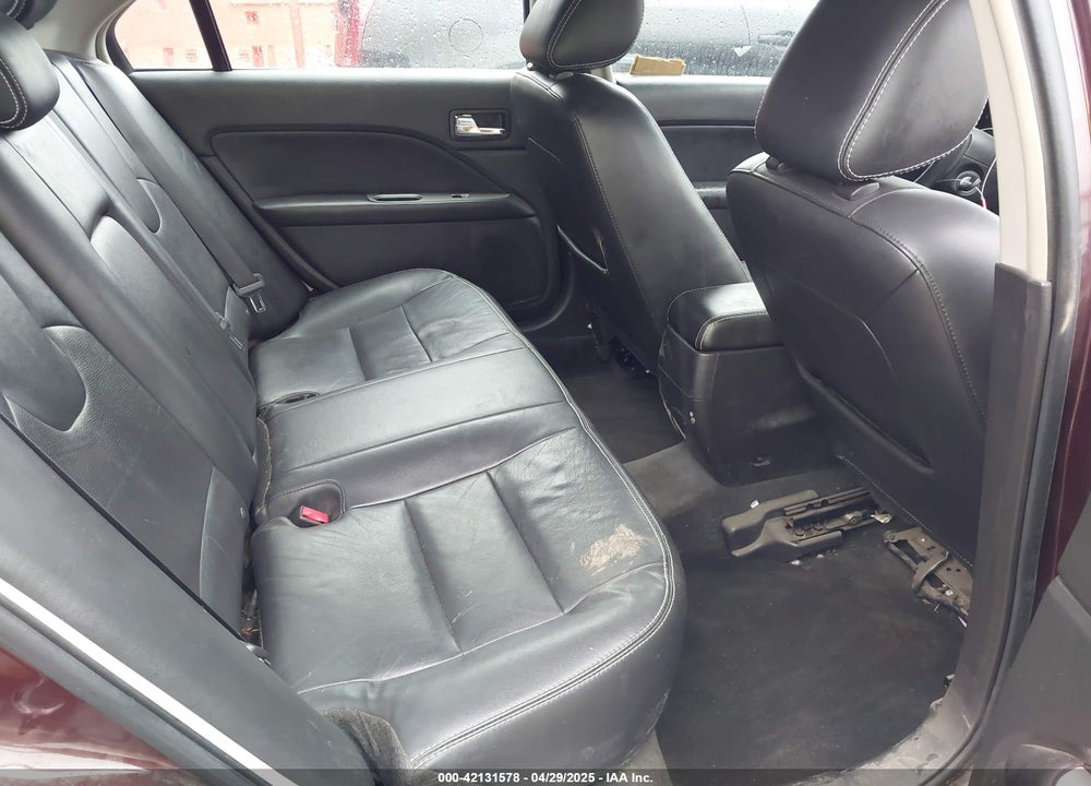 2011 FORD FUSION VIN: 3FAHP0JA2BR183903
