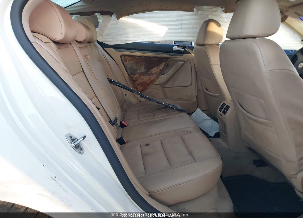 2008 VOLKSWAGEN JETTA VIN: 3VWRM71K18M175433