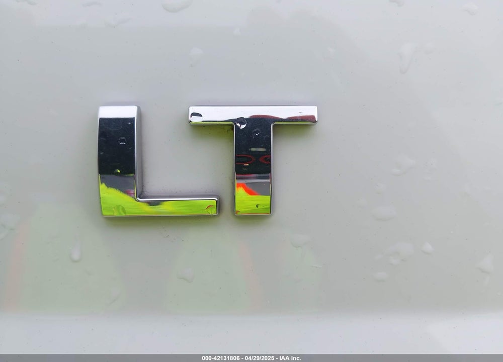 2018 CHEVROLET SUBURBAN LT VIN: 1GNSCHKC6JR109427