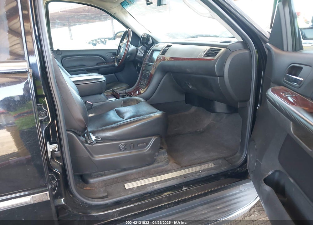 2008 CADILLAC ESCALADE VIN: 1GYFK63828R232898