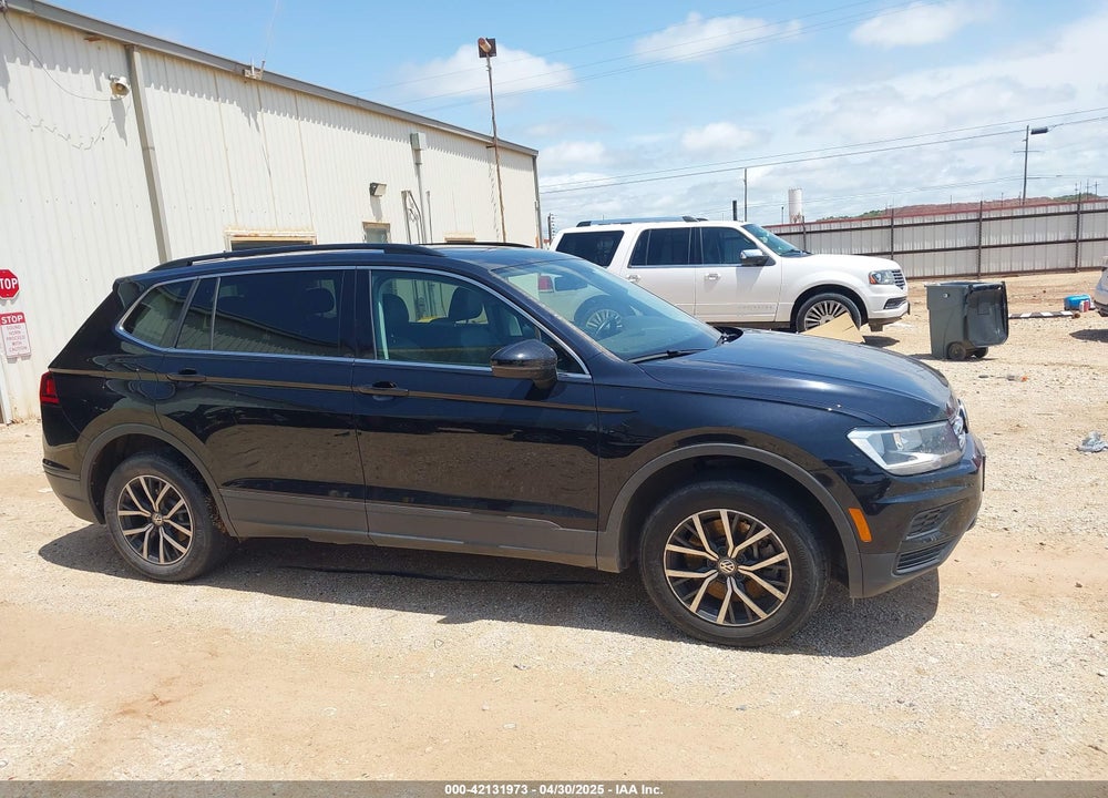 2019 VOLKSWAGEN TIGUAN VIN: 3VV2B7AX2KM176931