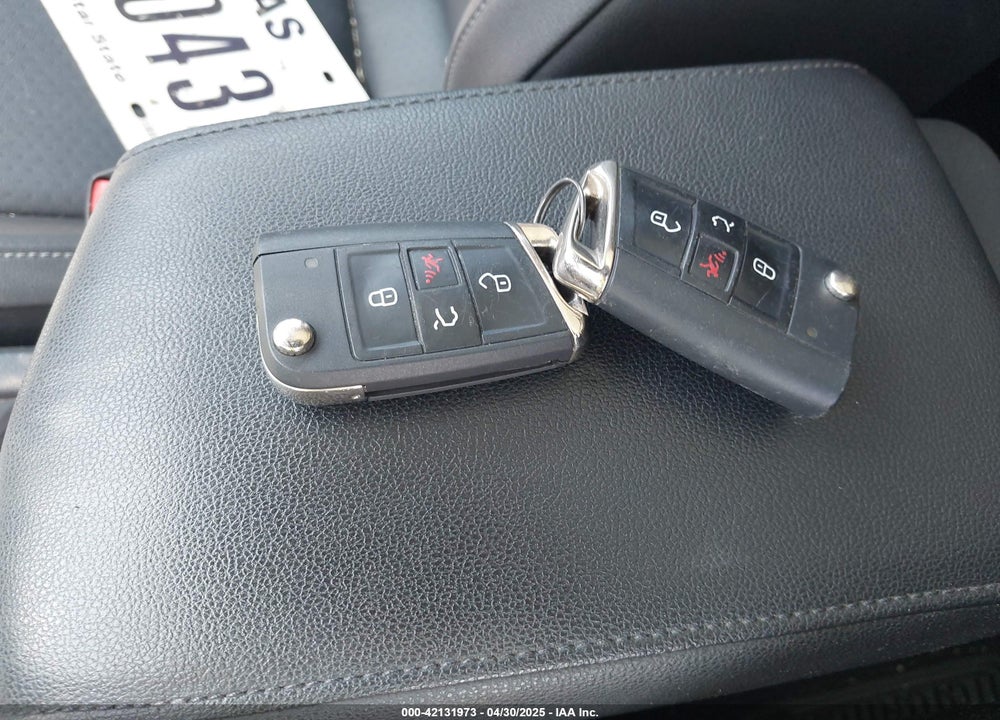 2019 VOLKSWAGEN TIGUAN VIN: 3VV2B7AX2KM176931