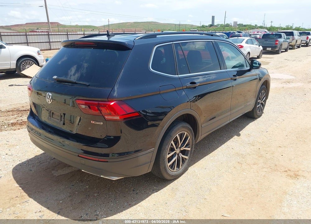 2019 VOLKSWAGEN TIGUAN VIN: 3VV2B7AX2KM176931