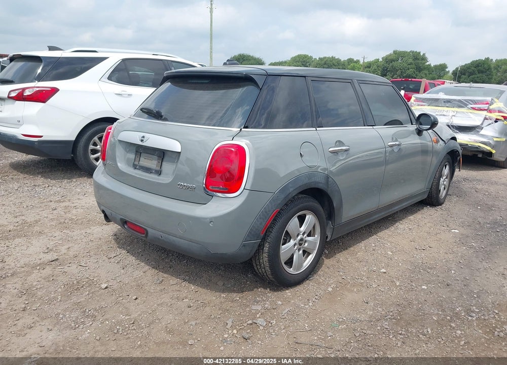 2015 MINI HARDTOP COOPER VIN: WMWXS5C56FT830418