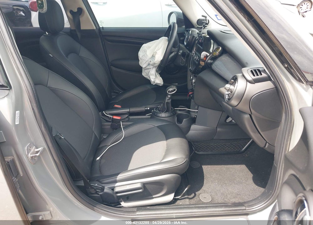 2015 MINI HARDTOP COOPER VIN: WMWXS5C56FT830418