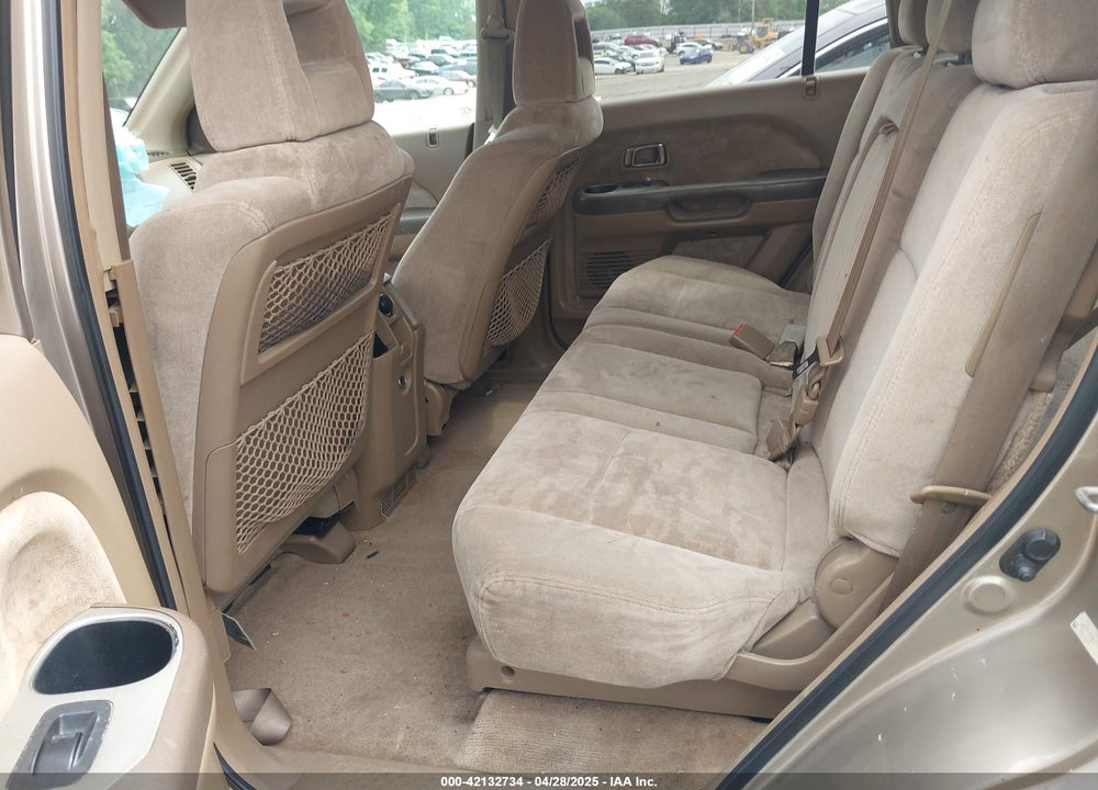 2004 HONDA PILOT EX VIN: 2HKYF18414H547415