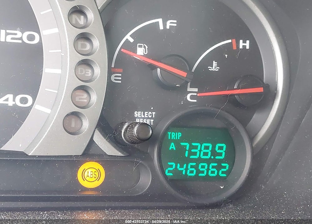 2004 HONDA PILOT EX VIN: 2HKYF18414H547415