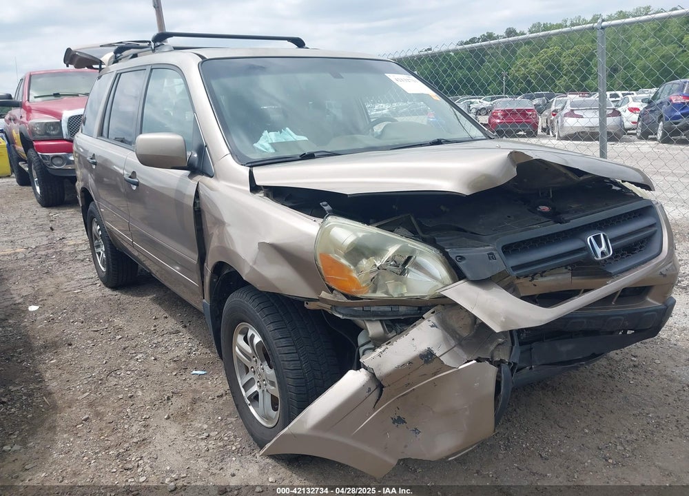 2004 HONDA PILOT EX VIN: 2HKYF18414H547415