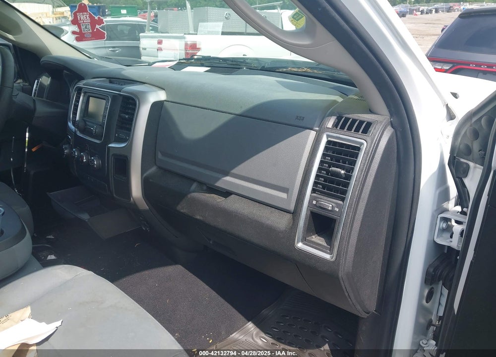 2020 RAM 1500 CLASSIC VIN: 1C6RR6TT9LS111068