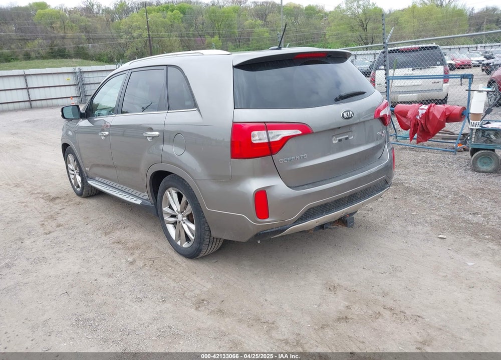 2014 KIA SORENTO VIN: 5XYKWDA75EG445801