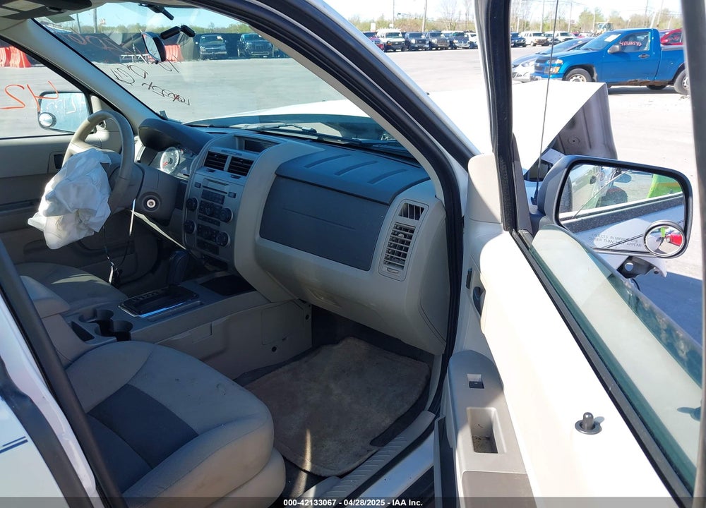 2008 FORD ESCAPE XLT VIN: 1FMCU93168KD99003