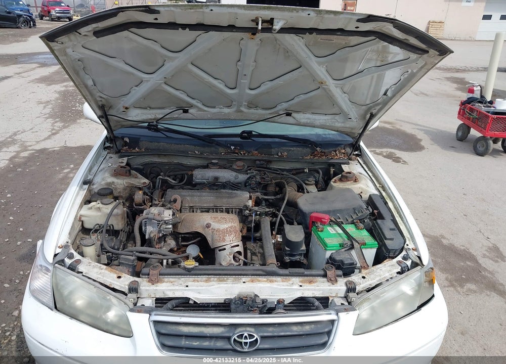 2000 TOYOTA CAMRY XLE VIN: 4T1BG28K2YU984497