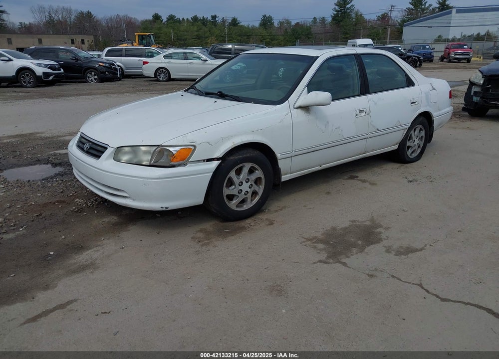 2000 TOYOTA CAMRY XLE VIN: 4T1BG28K2YU984497