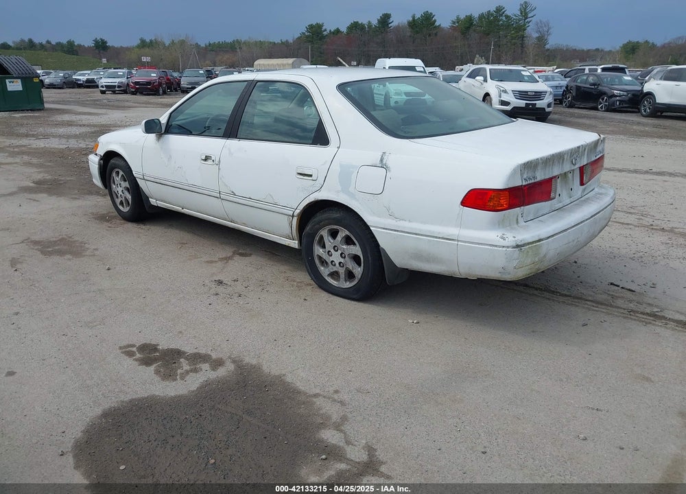 2000 TOYOTA CAMRY XLE VIN: 4T1BG28K2YU984497
