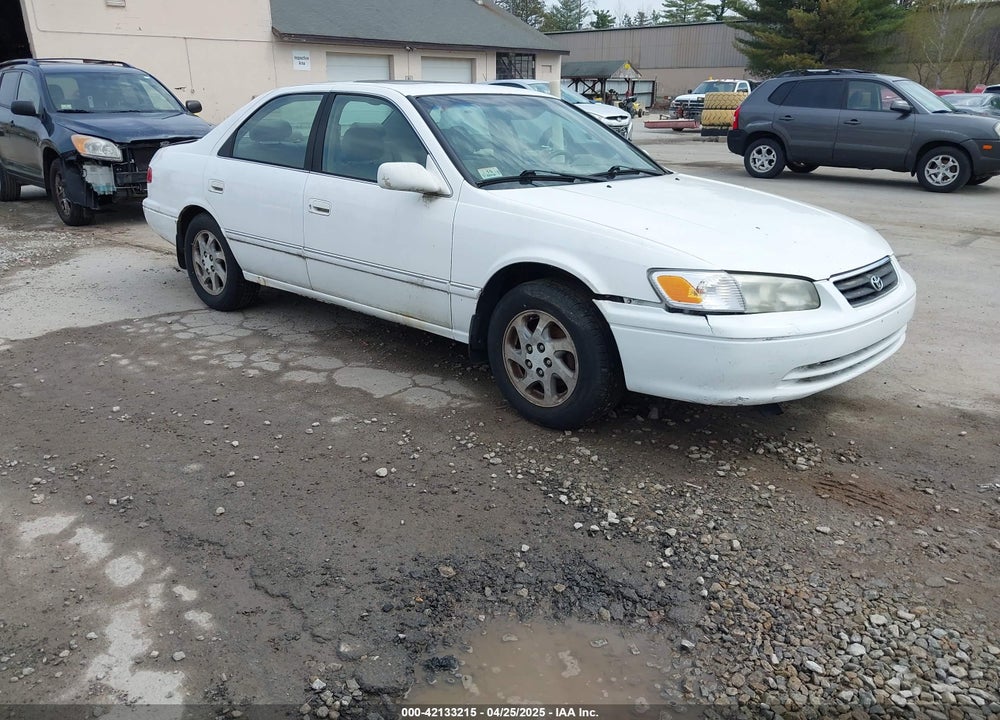 2000 TOYOTA CAMRY XLE VIN: 4T1BG28K2YU984497