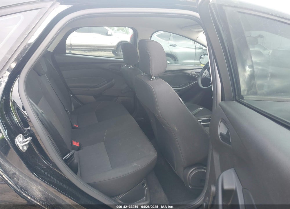 2017 FORD FOCUS VIN: 1FADP3E26HL284470